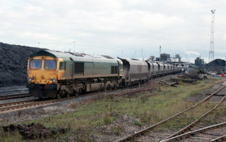 1-Freightliner-coal-train-at-Immingham-being-loaded-by-Phil-Marsh